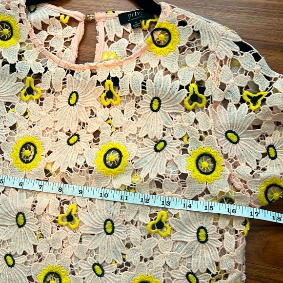 Floral Crochet Knit blouse with ruffle detail - Picture 10 of 13